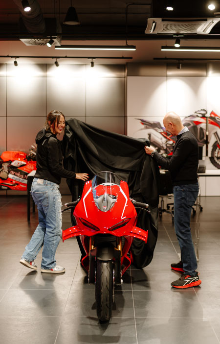 1. Ducati Slika Predstavljanje Panigale V4 R