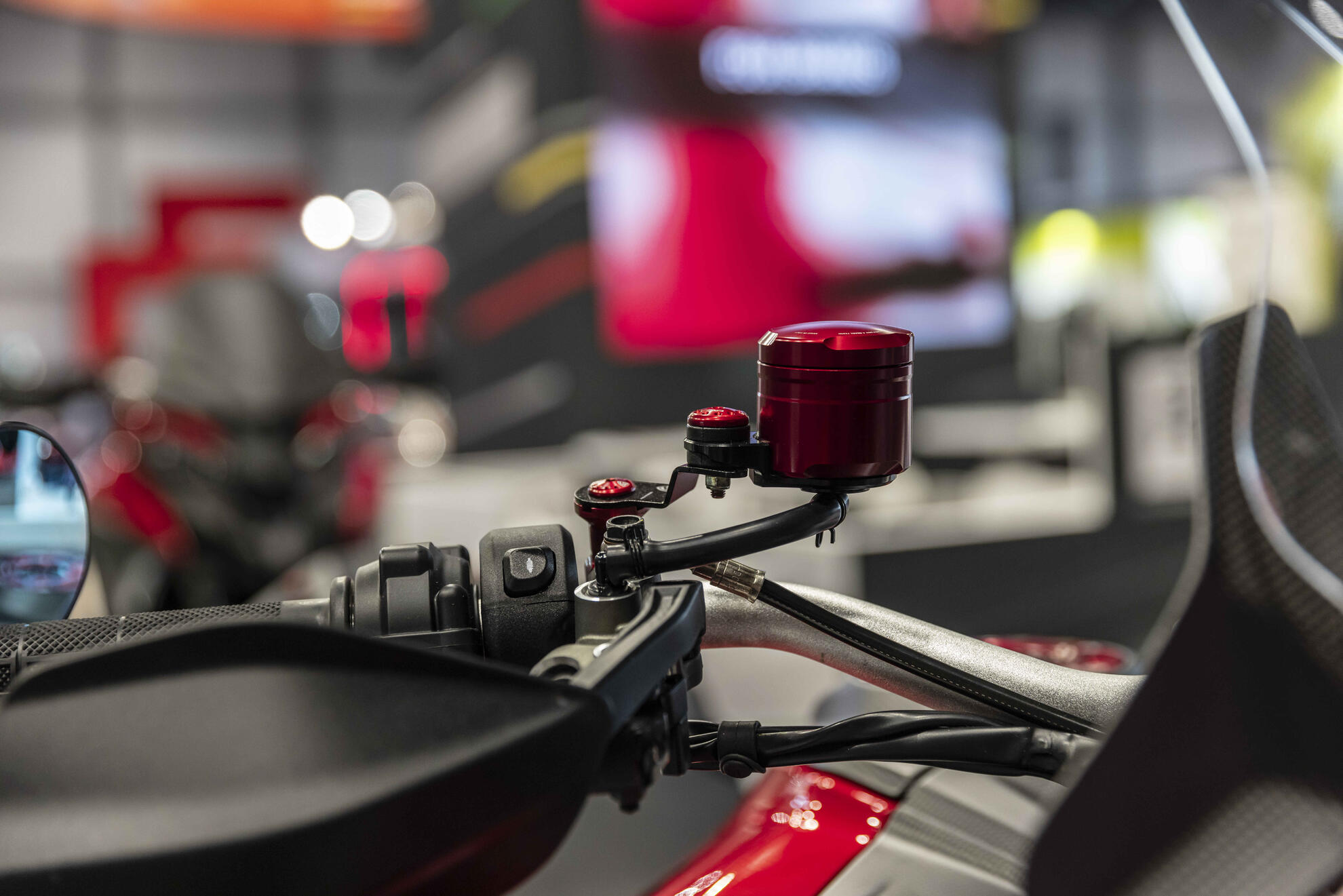 CNC RACING POSUDA ZA ULJE PREDNJE KOČNICE 25ml SA STAKLOM CRNA - Slika 2